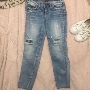 Silver Jeans with flower patches on knees 😍